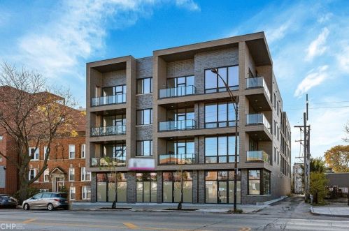 2423 Fullerton Ave, Chicago IL 60647-2680 exterior