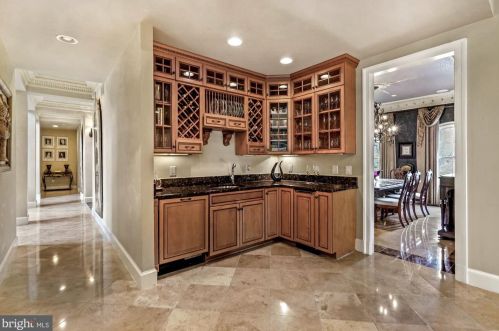 11300 Glen Rd, Rockville MD 20854-1849 exterior