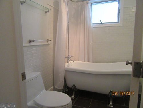 947 2nd St, Philadelphia PA 19122-1946 exterior