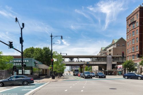 1305 Michigan Ave, Chicago IL  60605-3284 exterior