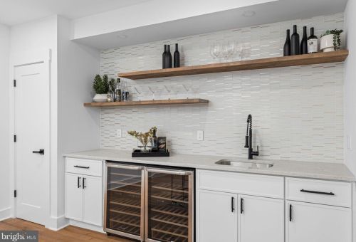 6000 16th St, Arlington VA  22205-2208 exterior