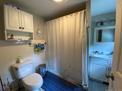 305 Hillside Ave, Torrington CT 06790-5523 exterior