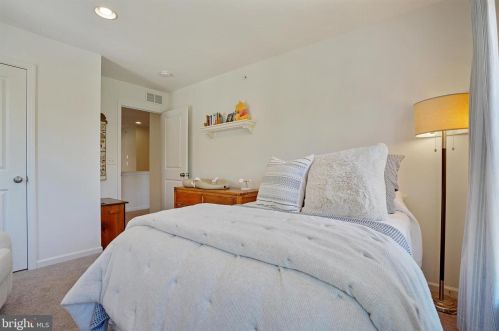 2222 Red Fox Dr, Hummelstown PA 17036 exterior