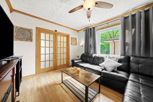 11154 Whipple St, Chicago IL 60655-2328 exterior