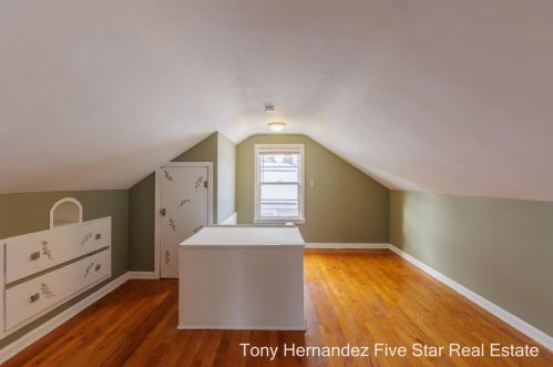 977 Southern Ave, Meskegon MI  49441-2236 exterior