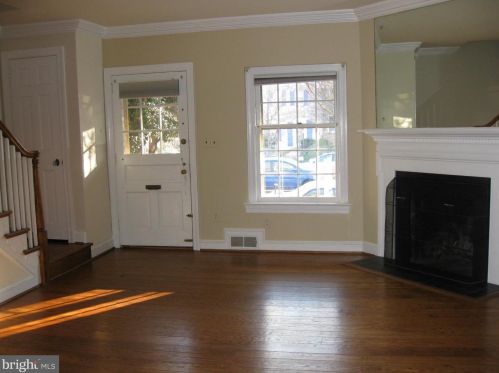 903 Saint Asaph St, Alexandria VA  22314-1531 exterior