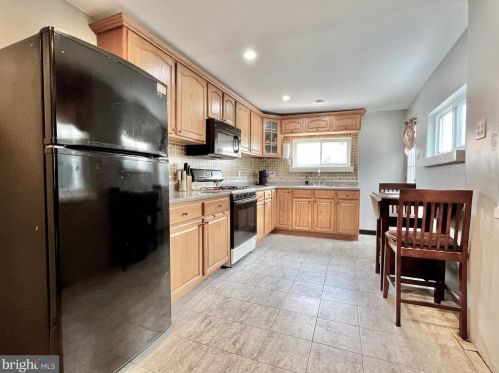 2548 Cedar St, Philadelphia PA 19134-4517 exterior