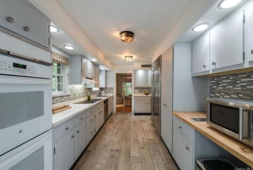 97-105 Kingwood Park, Poughkeepsie NY  12601-5448 exterior