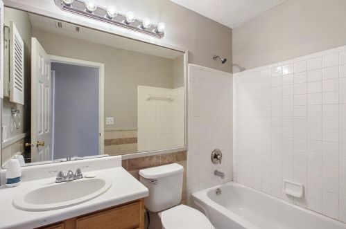 305 Emerald Grn Ct, Atlanta GA 30349-8423 exterior