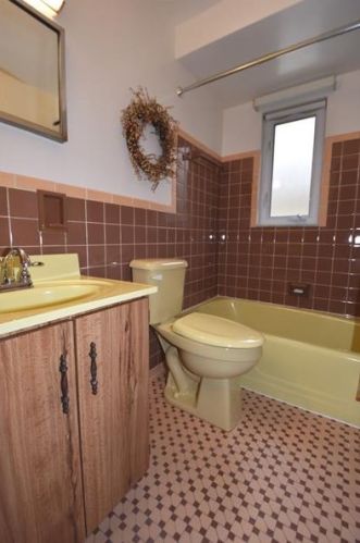 3951 Edge Rd, Pittsburgh PA 15227-3409 exterior