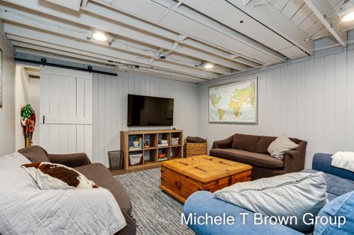 2530 Hall St, Grand Rapids MI 49506-3503 exterior