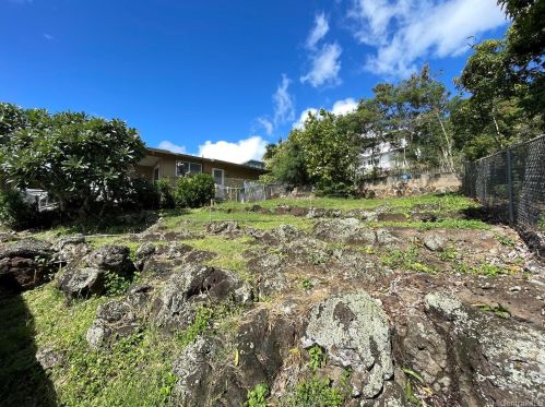 1601 Kealia Dr, Honolulu HI 96817-2077 exterior