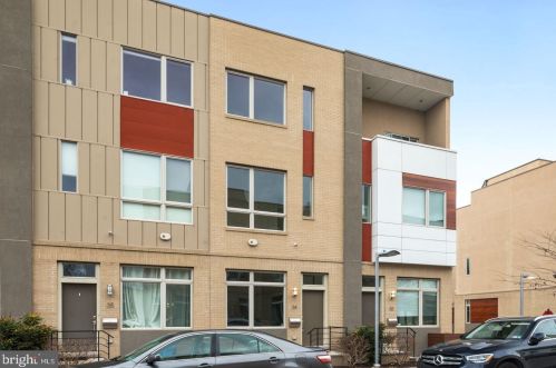 740 Columbus Blvd, Philadelphia PA 19147-3517 exterior