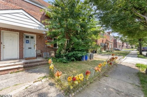 154 Midland Pl, Newark, NJ 07106-3311