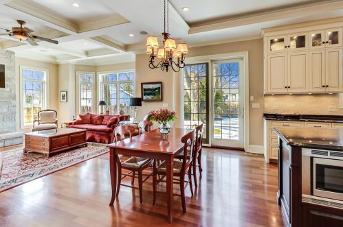 642 Euclid Ave, Elmhurst IL 60126-4338 exterior