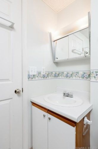 36 Picabo St, Killingly CT 06239-1533 exterior