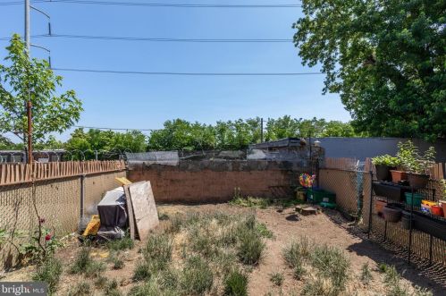 47 7 St, Darby PA 19023-2432 exterior