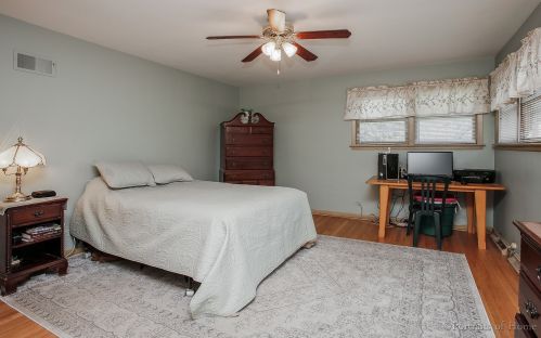 4830 Coyle Ave, Chicago IL 60712-2422 exterior