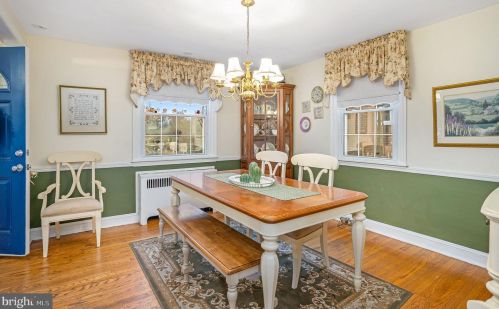 25 Myrtle Ave, Pittsburgh PA 19083-5706 exterior