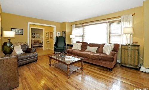 140 Cornell Dr, Commack NY 11725-2504 exterior