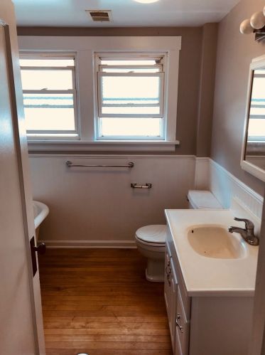 5042 Winnemac Ave, Chicago IL 60630-2315 exterior