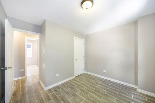 648 Ctr St, Waukegan IL 60085-3829 exterior