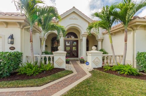 1016 Tivoli Dr, Naples FL 34104-0806 exterior