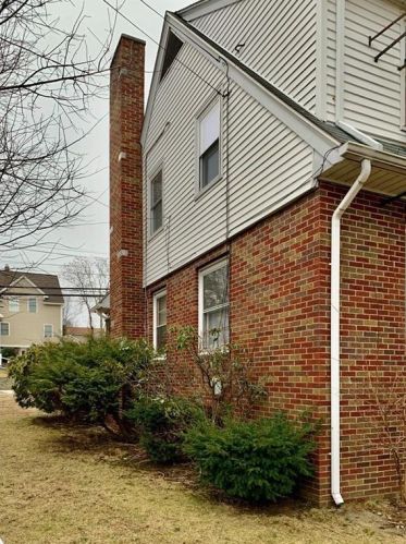 414 Woonasquatucket Ave, Providence RI 02911-2431 exterior