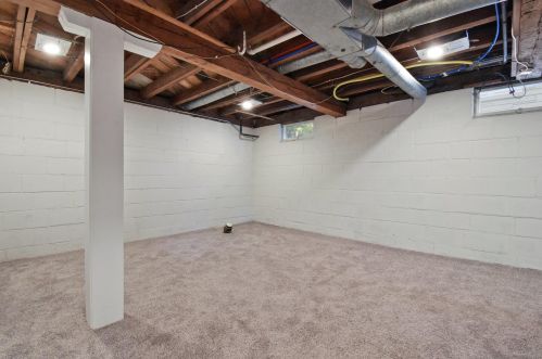 909 Eula Ct, Milwaukee WI  53209-6505 exterior