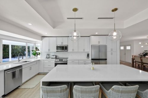 300 Country Clb Dr, Naples FL 34110-1144 exterior