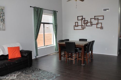 10533 Oakbrook St, Tucson, AZ 85747-5966