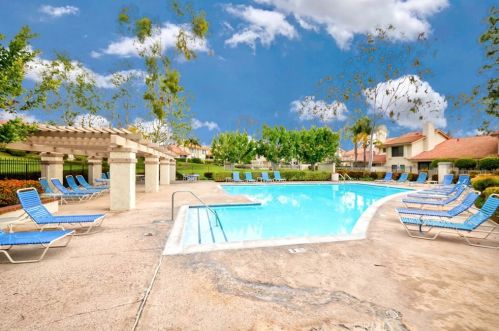 803 Creekside Dr, Fullerton CA 92833-2176 exterior