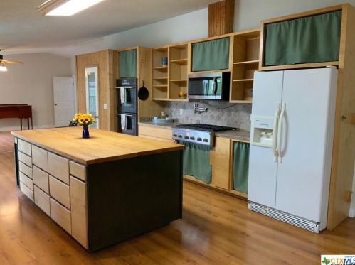 1000 Cherry Crk Blvd, Spring Branch TX 78070-6330 exterior