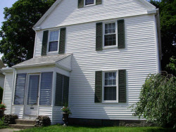 97 Hawthorn St, Newton, MA 02458-1237