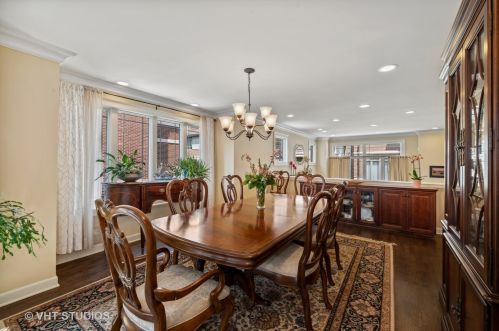 1320 Plymouth Ct, Chicago IL 60605-2717 exterior