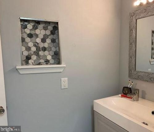 334 Cantrell St, Philadelphia PA  19148-3320 exterior