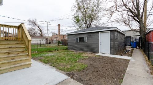 7614 Chappel Ave, Chicago IL 60649-4129 exterior