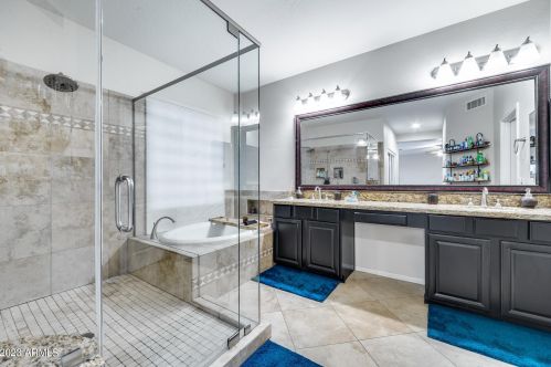 22034 55th St, Phoenix AZ  85054-7150 exterior