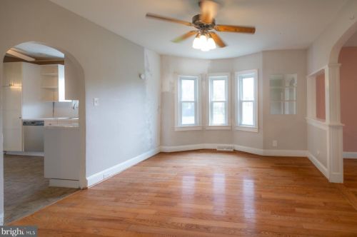 220 Hauser Ave, Trenton NJ 08620-1702 exterior