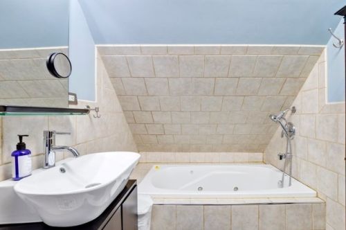 4214 Bernard St, Chicago IL 60618-1104 exterior