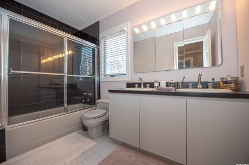 60 Buttonwood Dr, Huntington Station NY 11746-4803 exterior