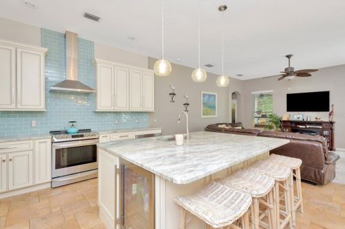 15410 Heathridge Dr, Tampa FL 33625-1638 exterior