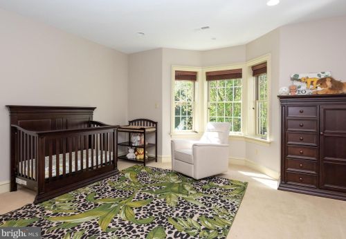 271 Blackburn Dr, Berwyn PA  19312-2801 exterior