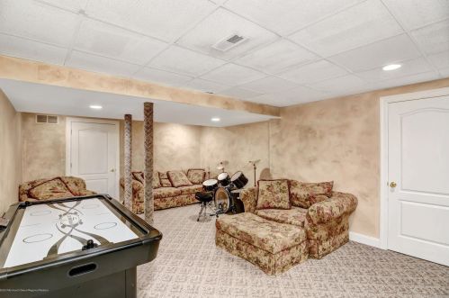 563 Constitution Dr, Jackson Twp NJ 08527-4331 exterior