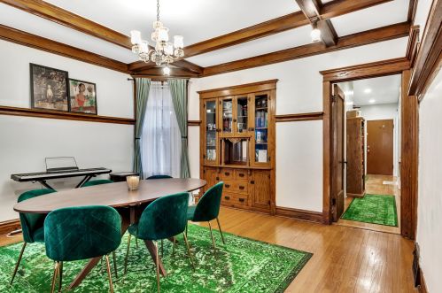 4710 Artesian Ave, Chicago IL 60659-5035 exterior