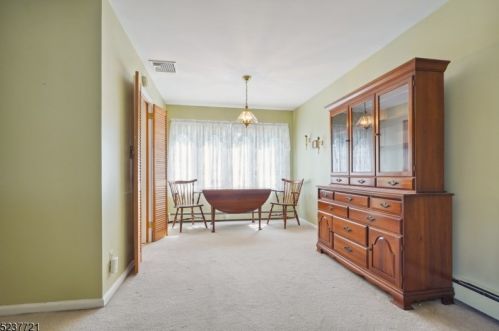 72 Fellswood Dr, Livingston NJ 07039-2238 exterior