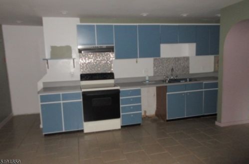 17 Tranquility Rd, Andover NJ 07821-4533 exterior