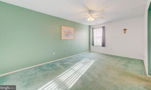 311 Wagon Wheel Cir, Columbus NJ exterior