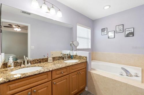 2722 Braddock St, Tampa FL 33607-1107 exterior