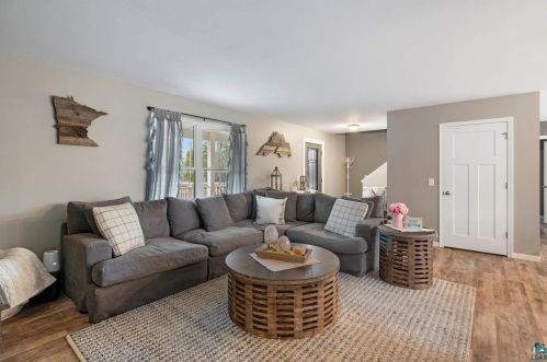 3258 Tischer Rd, Duluth MN 55803-9786 exterior